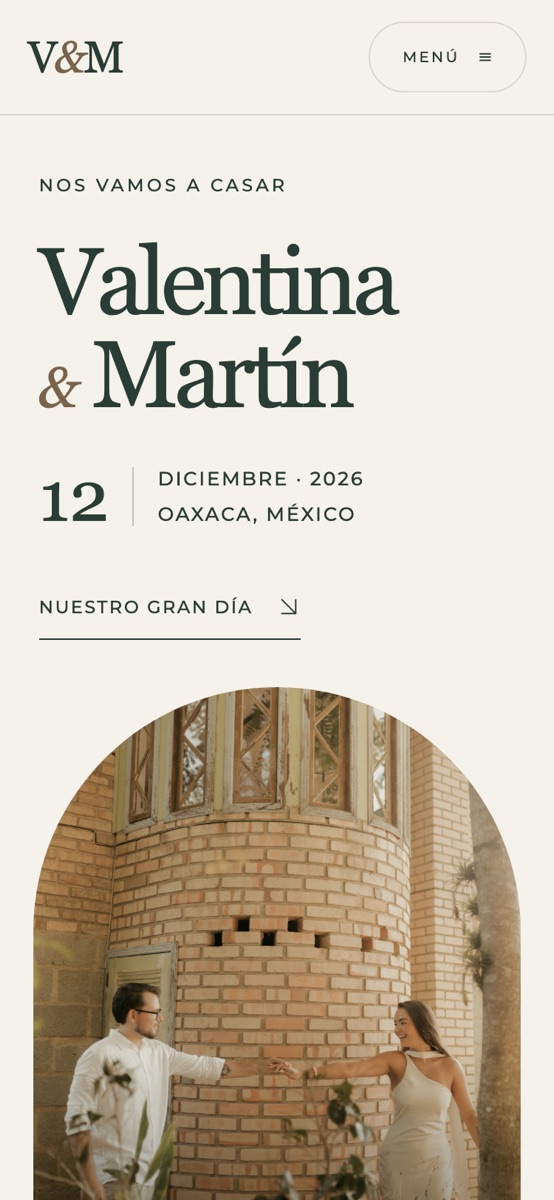 Diseño clásico: portada con los nombres y foto en arco