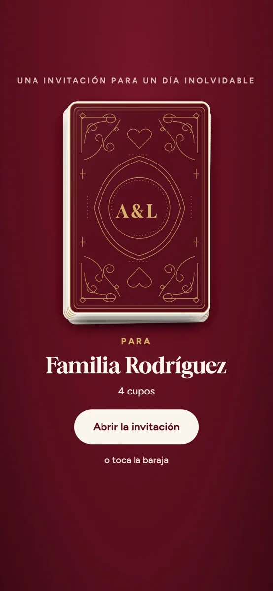 Diseño corazones: baraja con dorso borgoña y monograma dorado