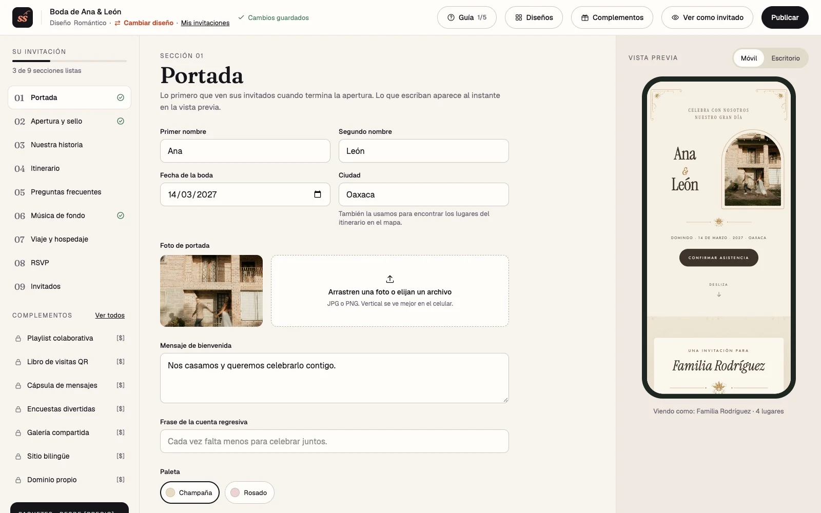 Editor de Invitesse con campos de contenido y la vista previa de la invitación