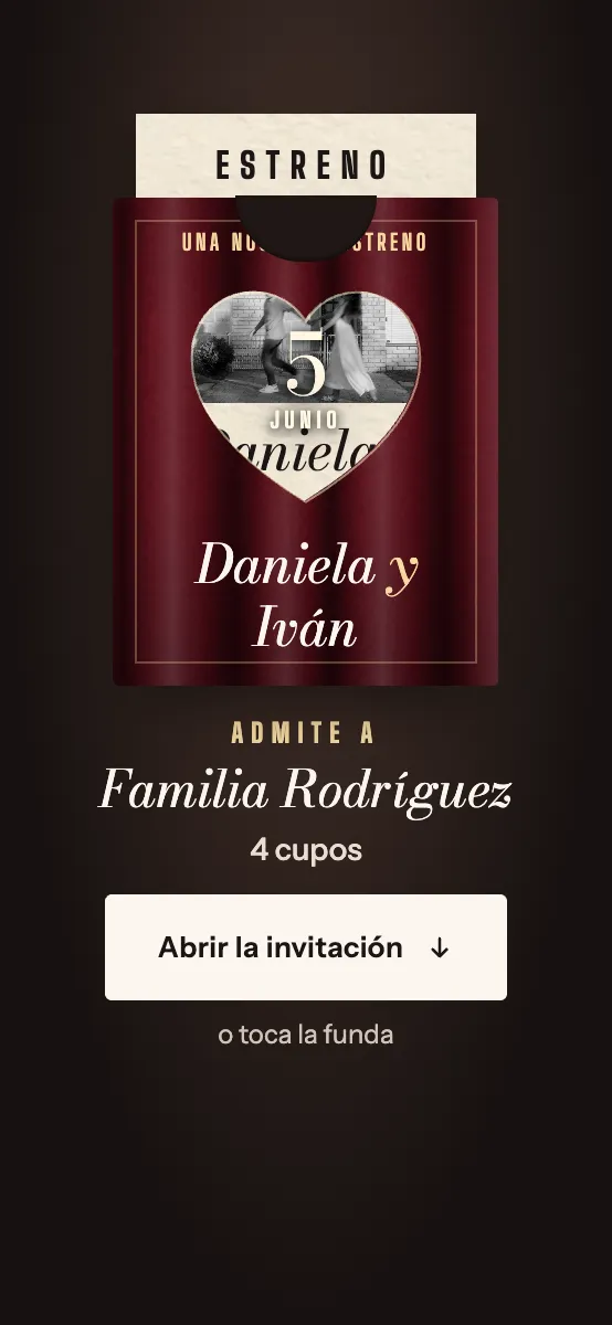 Diseño estreno: funda de terciopelo con un corazón troquelado y la fecha