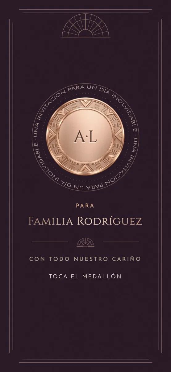 Diseño gala: medallón dorado sobre terciopelo negro